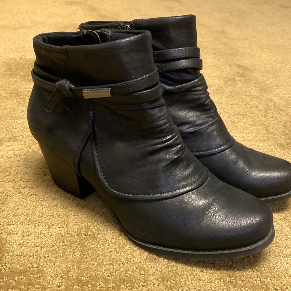 Yuu brand womens black heels size 10. 2 inch heel. Like new only worn once.